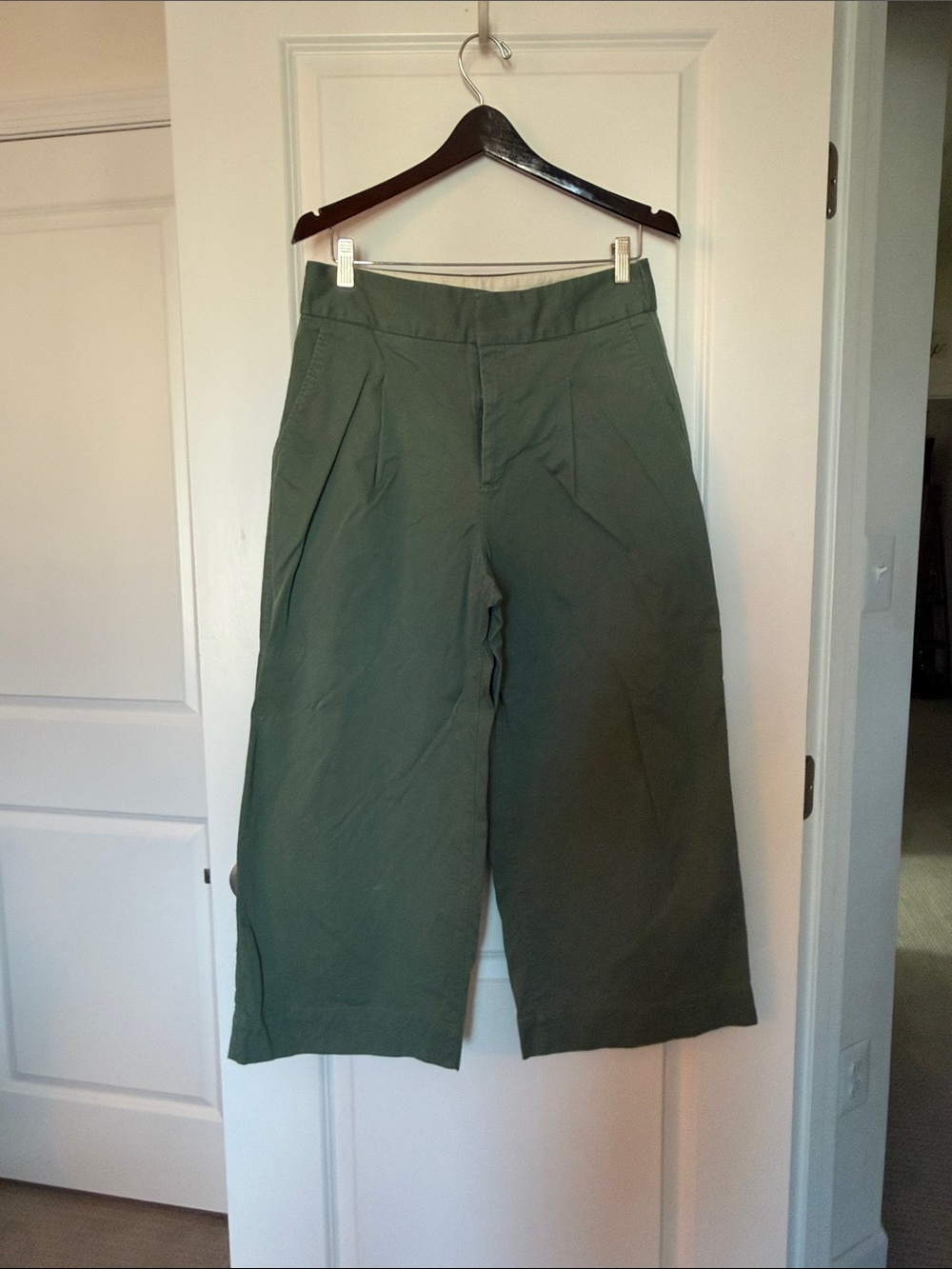 GAP Olive Green Wide-Leg Women's Pants